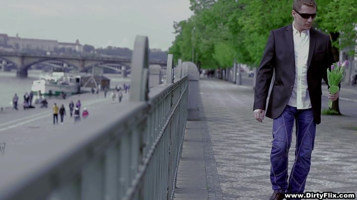 Astounding girlfriend Alice Green is ready to suck a big and hard pipe